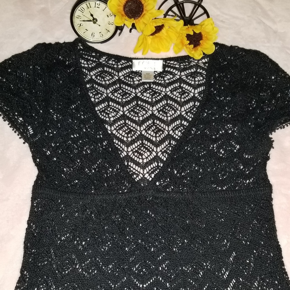 LOFT  petite woven black shirt.